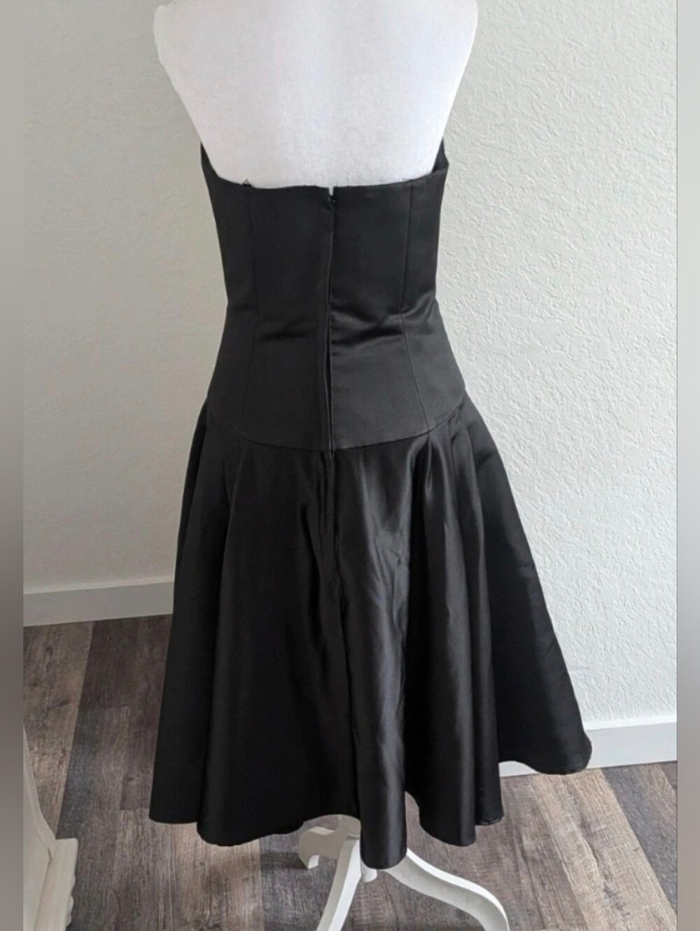 Mori Lee by Madeline Gardner Black Satin Strapless Dress EUC Size 12 #0531 - Picture 4 of 5